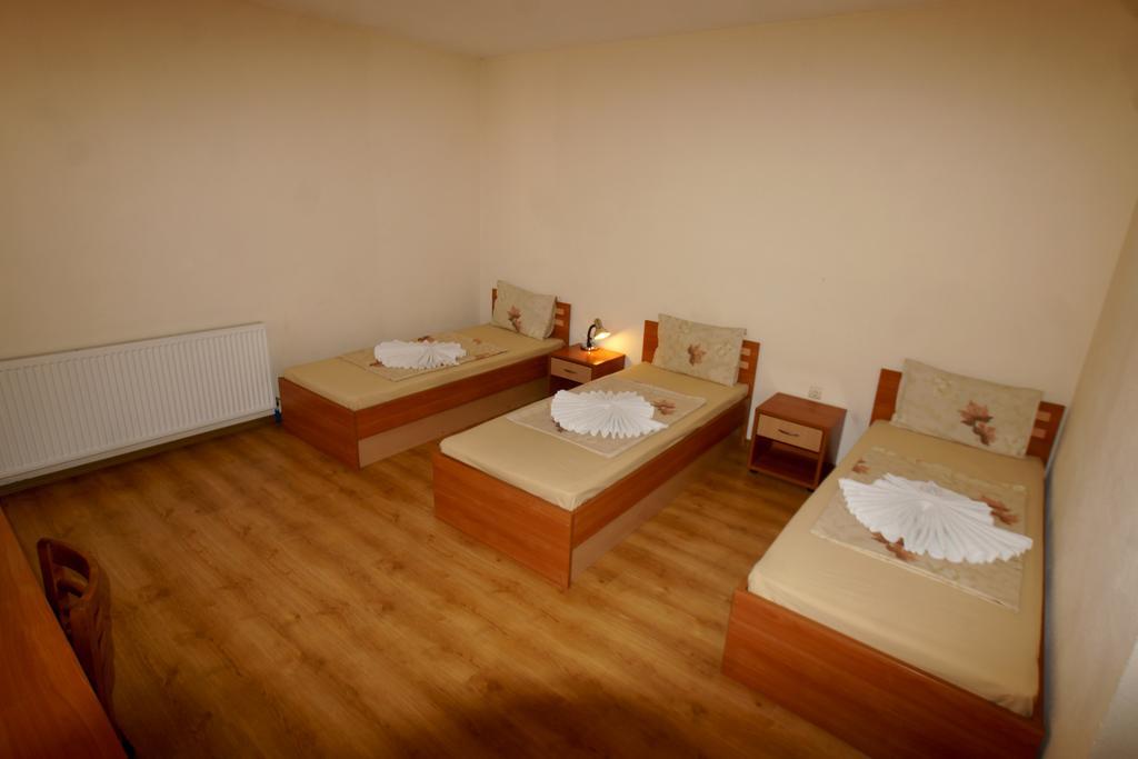 Family Hotel St. Constantine And Helena Ivaylovgrad Quarto foto