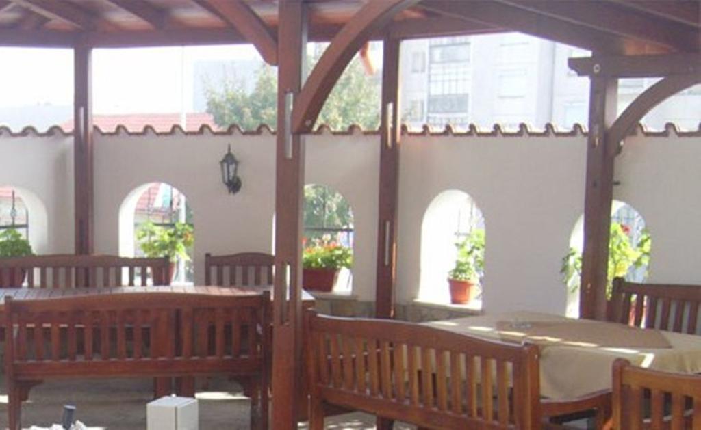 Family Hotel St. Constantine And Helena Ivaylovgrad Exterior foto